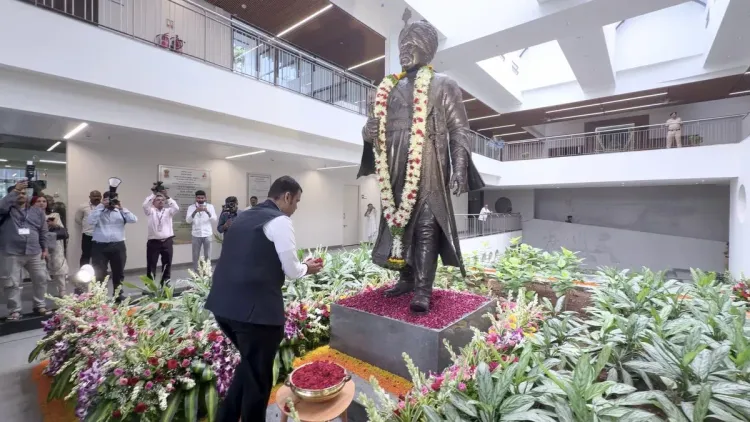CM Fadnavis Pays Tribute to Chhatrapati Shahu Maharaj