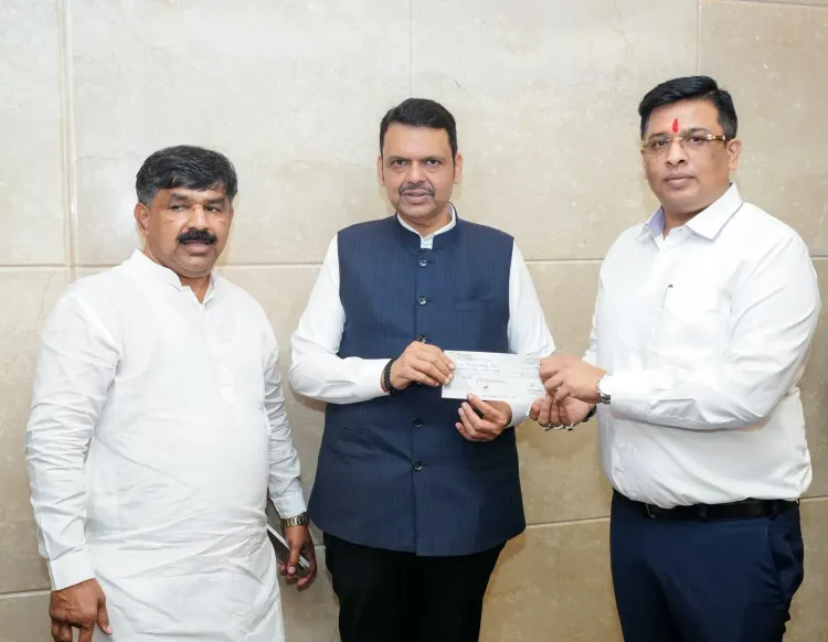 CM Fadnavis Receives ₹21 Lakh Donation for Maharashtra Relief Fund