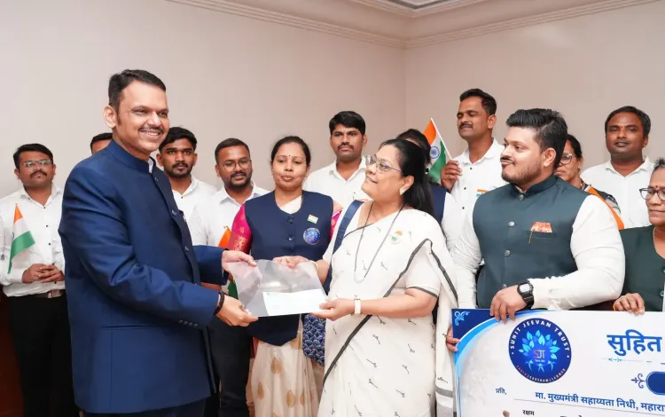 CM Fadnavis receives ₹25,000 donation for Maharashtra Relief Fund