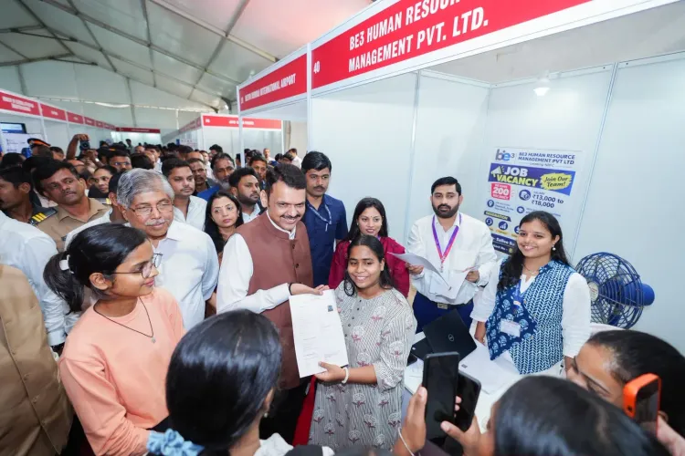 CM Fadnavis tours women's job fair at SNDT Mumbai