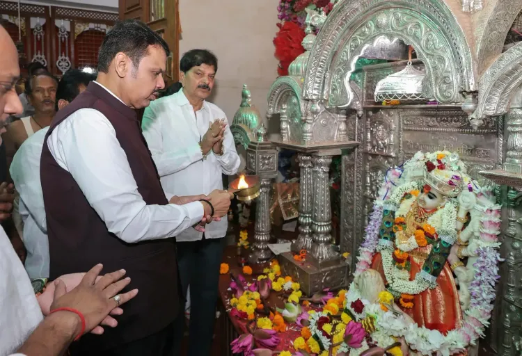 CM Fadnavis visits Nagpur temple on Navratri, prays for Maharashtra's prosperity