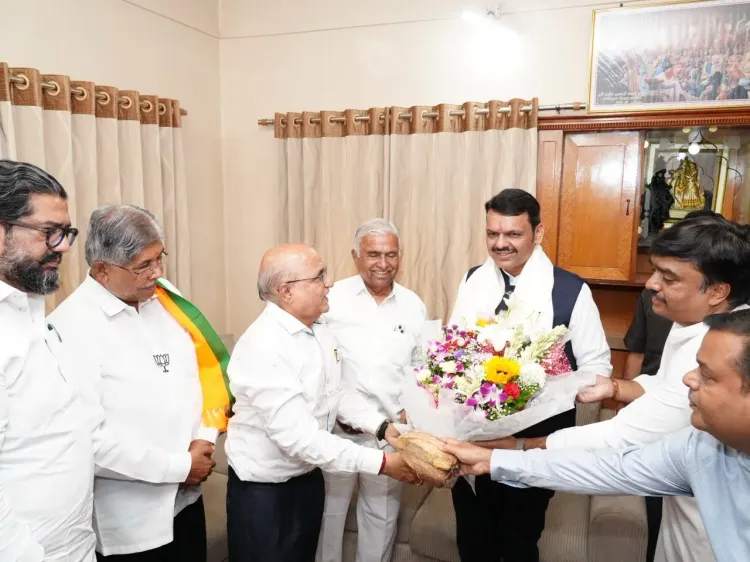 CM Fadnavis visits Sharad Lad's Sangli home, pays tribute to late Dr. G.D. Bapu Lad