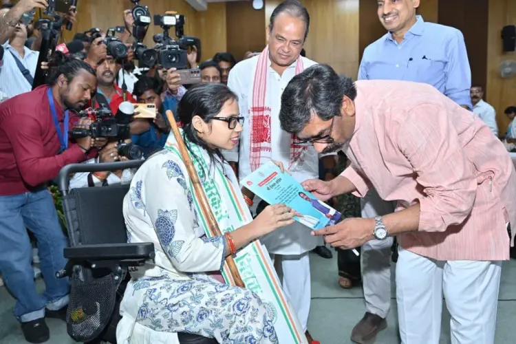 CM Hemant Soren Urges Officials to Work with Honesty
