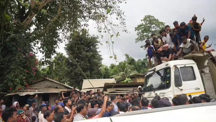 CM Himanta Visits Flood Returnees, Vows Full Rehabilitation