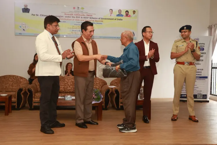CM Lalduhoma Chairs ALIMCO Aid Distribution in Serchhip