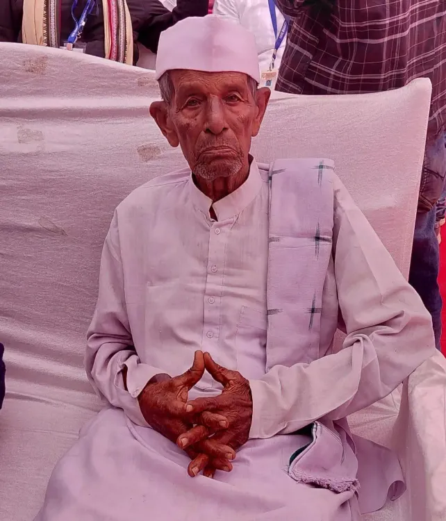CM Majhi condoles death of freedom fighter Bimbadhar Muduli