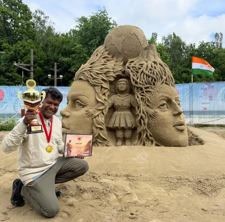 CM Majhi Congratulates Sudarsan Pattnaik on Russia Sand Art Win