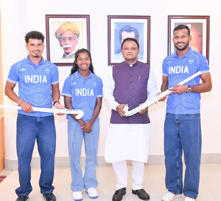 CM Majhi felicitates Odia hockey stars after Asian Games gold