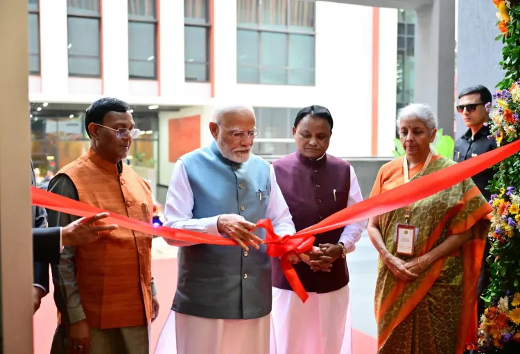CM Majhi Hosts PM Modi in Jatni for Digital Push