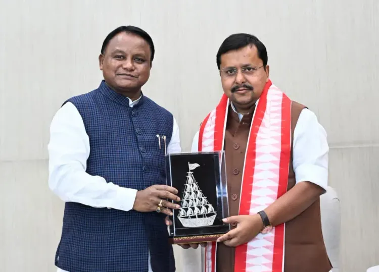 CM Majhi Meets BJP National President in New Delhi