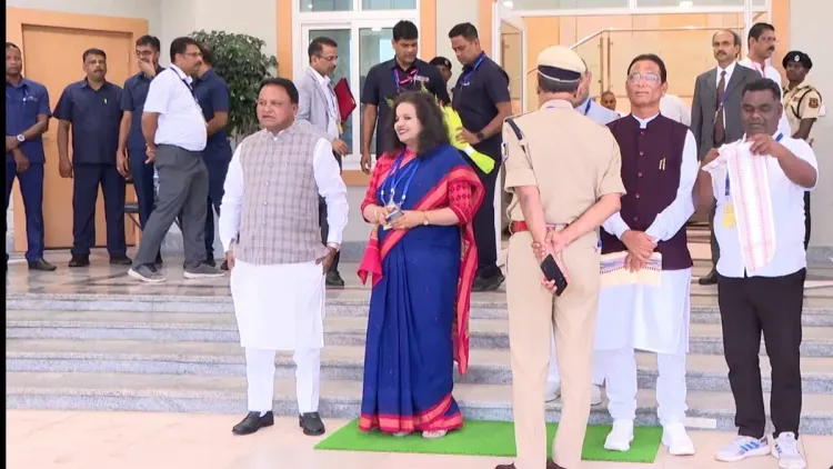 CM Majhi Welcomes President Murmu to Her Hometown Rairangpur