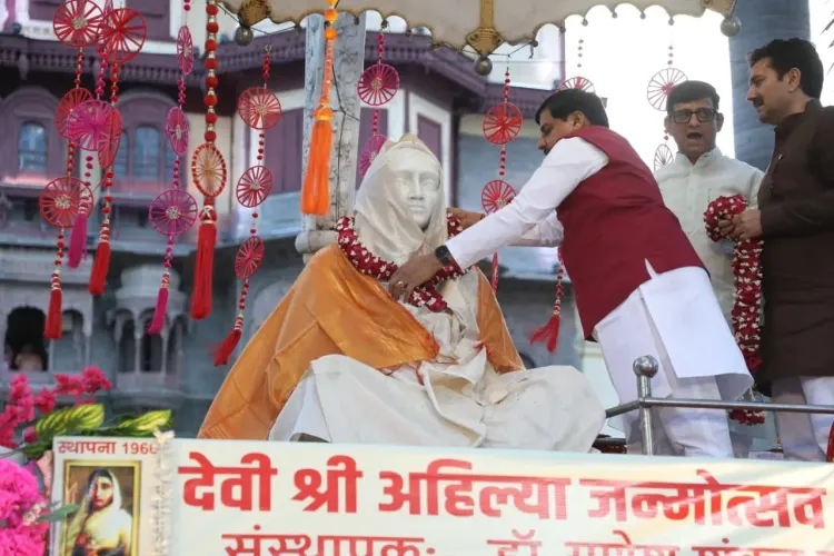 CM Mohan Yadav Pays Floral Tribute to Ahilyabai Holkar at Indore's Rajwada