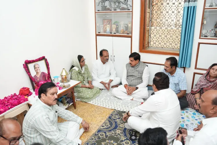CM Mohan Yadav Pays Tribute to DGP Makwana's Late Mother in Ujjain