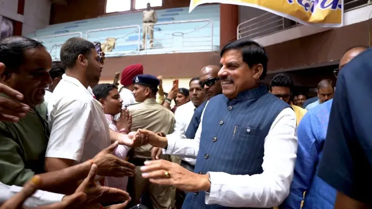 CM Mohan Yadav Pays Tribute to Laxman Singh Gaur, Distributes Books in Indore