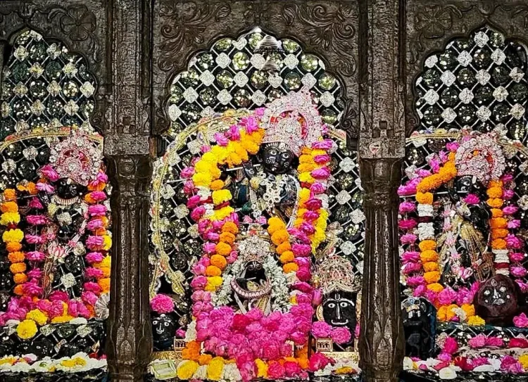 CM Mohan Yadav Seeks Blessings at Indore's Banke Bihari Lal Temple