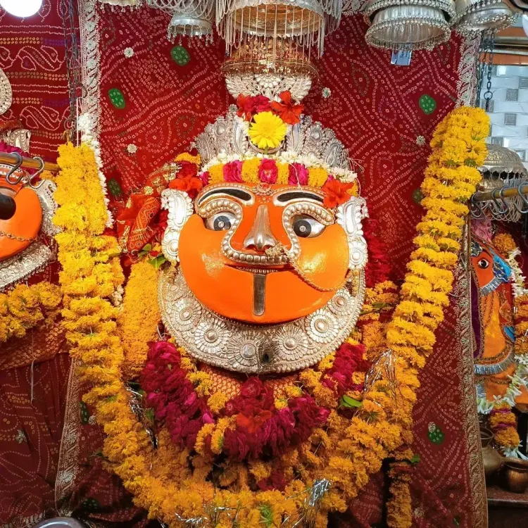 CM Mohan Yadav Seeks Blessings at Ratlam Kalika Mata Temple