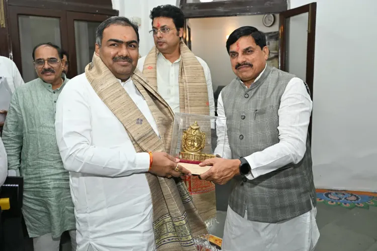 CM Mohan Yadav Welcomes MP BJP's New Mahamantri Sangathan