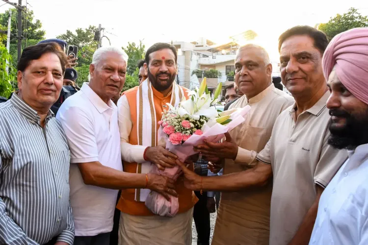 CM Nayab Saini Meets Senior Punjab BJP Leader K.D. Bhandari in Jalandhar