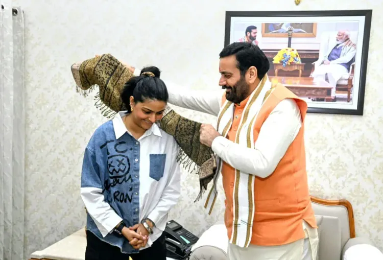 CM Nayab Saini Meets Sufi Singer Jyoti Nooran