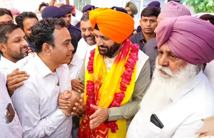 CM Nayab Saini Visits Dhuri, Meets Families at Gurdeep Singh's Home