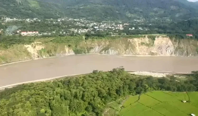 CM Pema Khandu visits Yingkiong to discuss Siang Upper Multipurpose Project