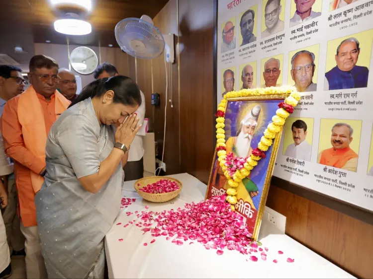 CM Rekha Gupta Attends BJP Org Meet, Pays Tribute to Maharishi Valmiki