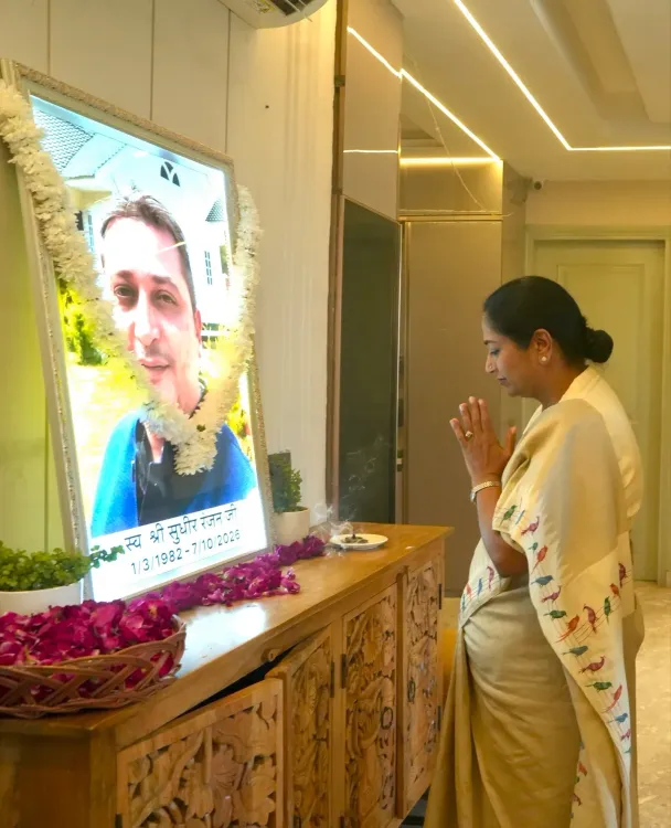CM Rekha Gupta condoles death of Delhi councillor's husband