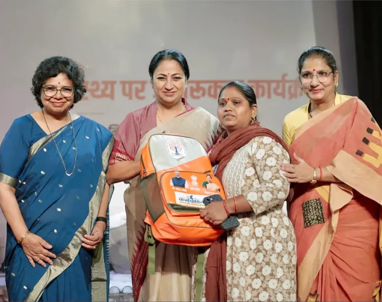 CM Rekha Gupta Distributes Nutrition Kits to Delhi's Women Workers