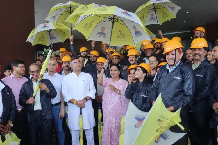 CM Rekha Gupta Distributes Rainwater Harvesting Kits in Delhi