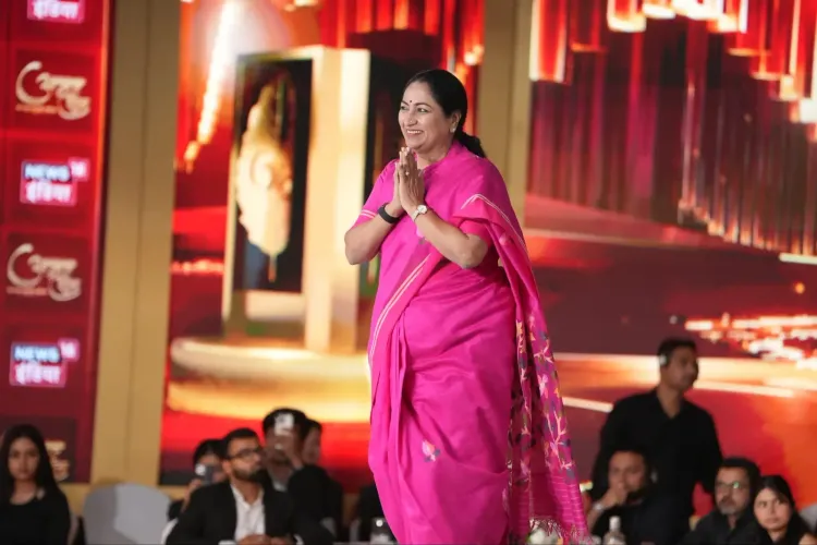 CM Rekha Gupta felicitates Padma Shri awardee at Amrit Ratna Samman 2026