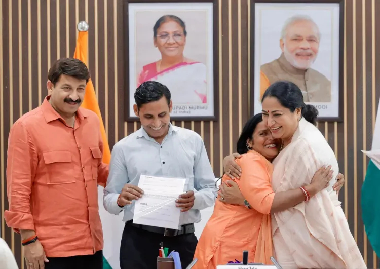 CM Rekha Gupta Gets Electricity to 36 Harsh Vihar Families