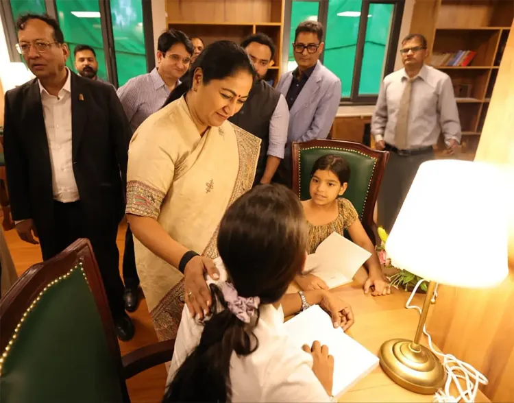 CM Rekha Gupta Inaugurates Citizen Lounge at New Delhi Magistrate Office