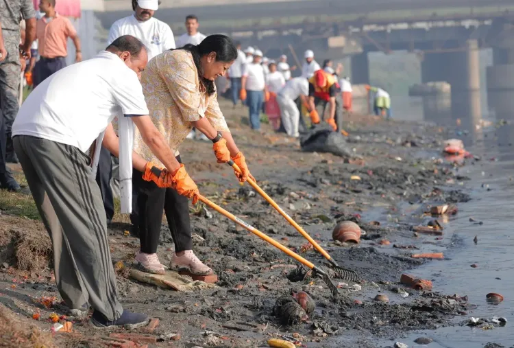 CM Rekha Gupta Joins Chalo Yamuna Abhiyan at Hathi Ghat, ITO