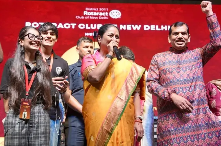 CM Rekha Gupta joins Dandiya Night at Pitampura