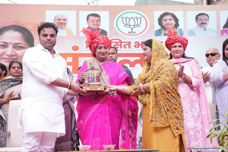 CM Rekha Gupta Joins Viksit Bharat Sammelan in Matiyala