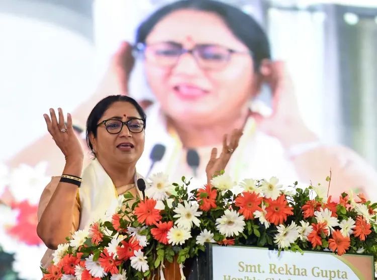 दिल्ली स्वास्थ्य विभाग दवा खरीद घोटाला: सीएम रेखा गुप्ता के आदेश पर भ्रष्टाचार निरोधक जांच तेज, दो अधिकारी निलंबित