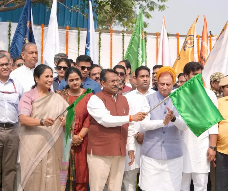 CM Rekha Gupta Launches MCD Fleet Drive in Sarita Vihar