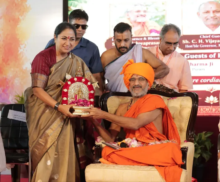 CM Rekha Gupta seeks blessings at Pejawar Math's Chaturmasya event