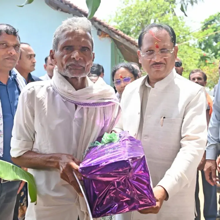 CM Sai Attends PMAY-G Griha Pravesh in Kondagaon During Sushasan Tihar