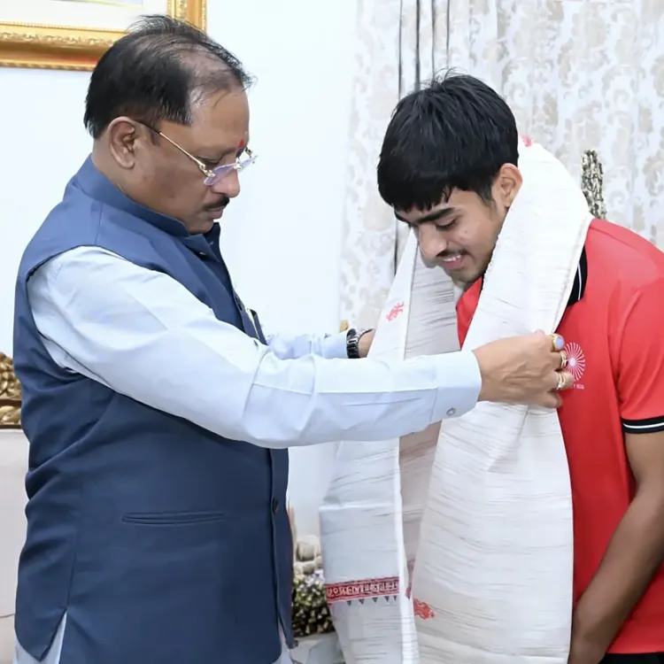 CM Sai Felicitates Chhattisgarh's Avi Manikpuri for U-18 Asia Cup Win