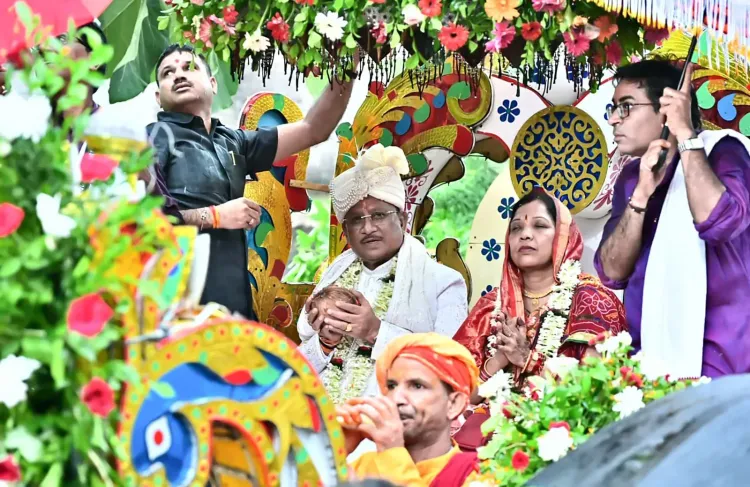CM Sai joins Dokada Jagannath Rath Yatra, plays Gajapati role