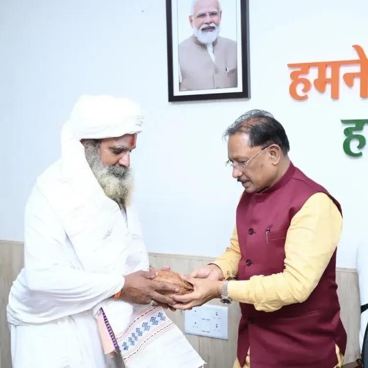 CM Sai Meets Akhil Bharatiya Sant Samiti Chief in Chhattisgarh