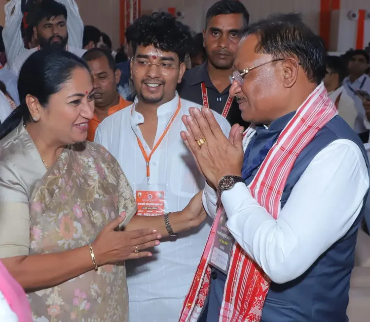 CM Sai meets Delhi CM Rekha Gupta at Red Fort tribal fest