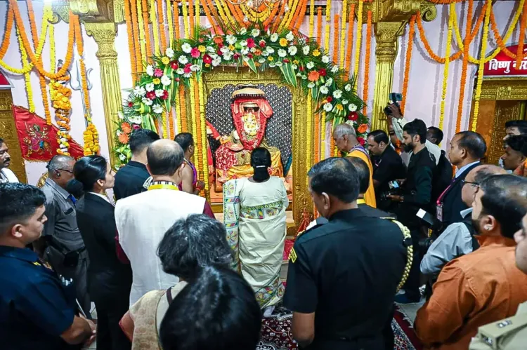 CM Sai, President Murmu Offer Prayers at Danteshwari Temple