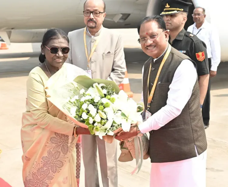 CM Sai Welcomes President Murmu to Bastar Dussehra