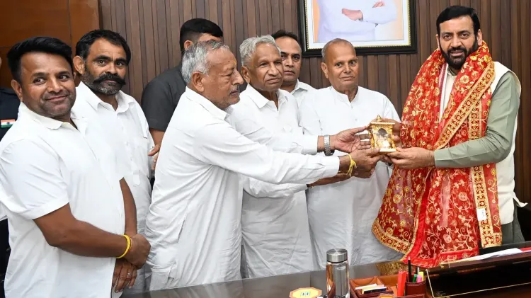 CM Saini Hosts Khanauri-Sangrur Families at Chandigarh Residence