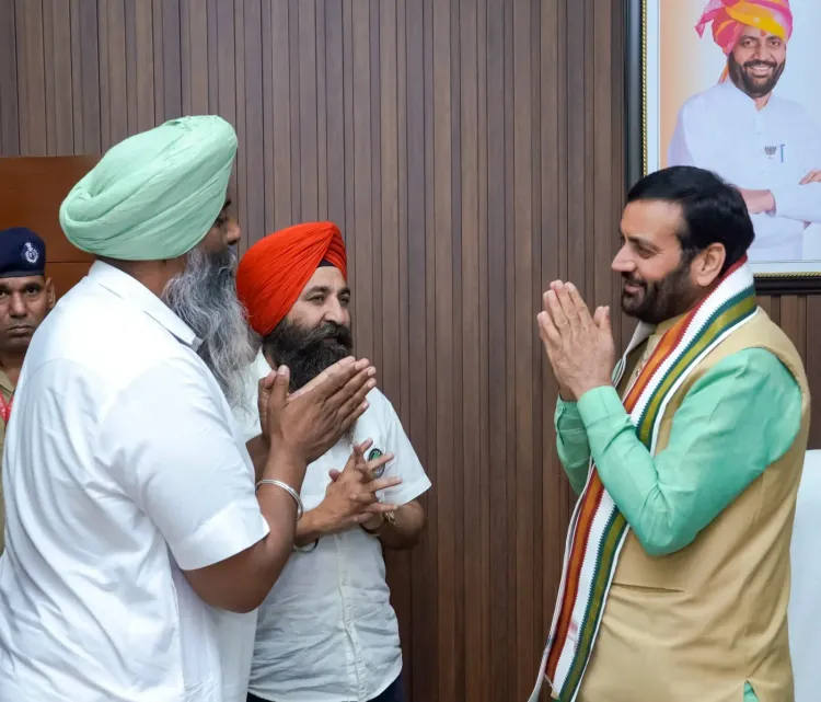 CM Saini Meets Punjab Farmers at Chandigarh Residence