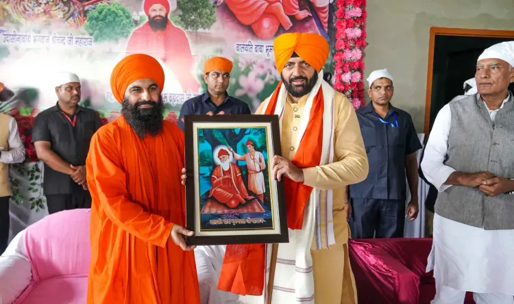 CM Saini Visits Baba Bhumanshah Gaddi in Punjab's Khui Sarwar