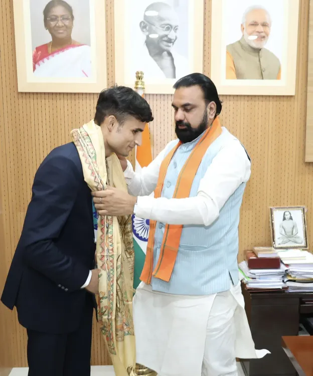 CM Samrat Choudhary felicitates Bobby Kumar for Asian Games bronze