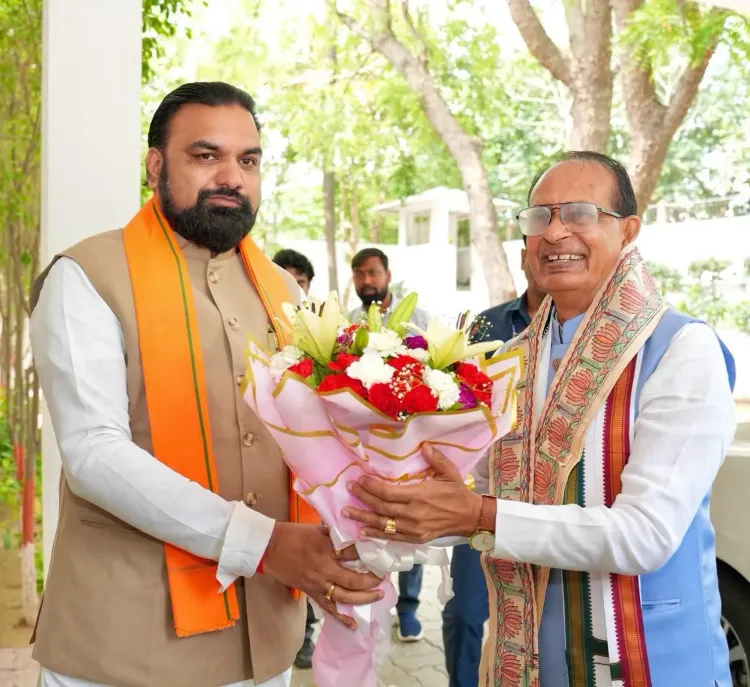 CM Samrat Choudhary Welcomes Union Agri Minister Shivraj in Patna